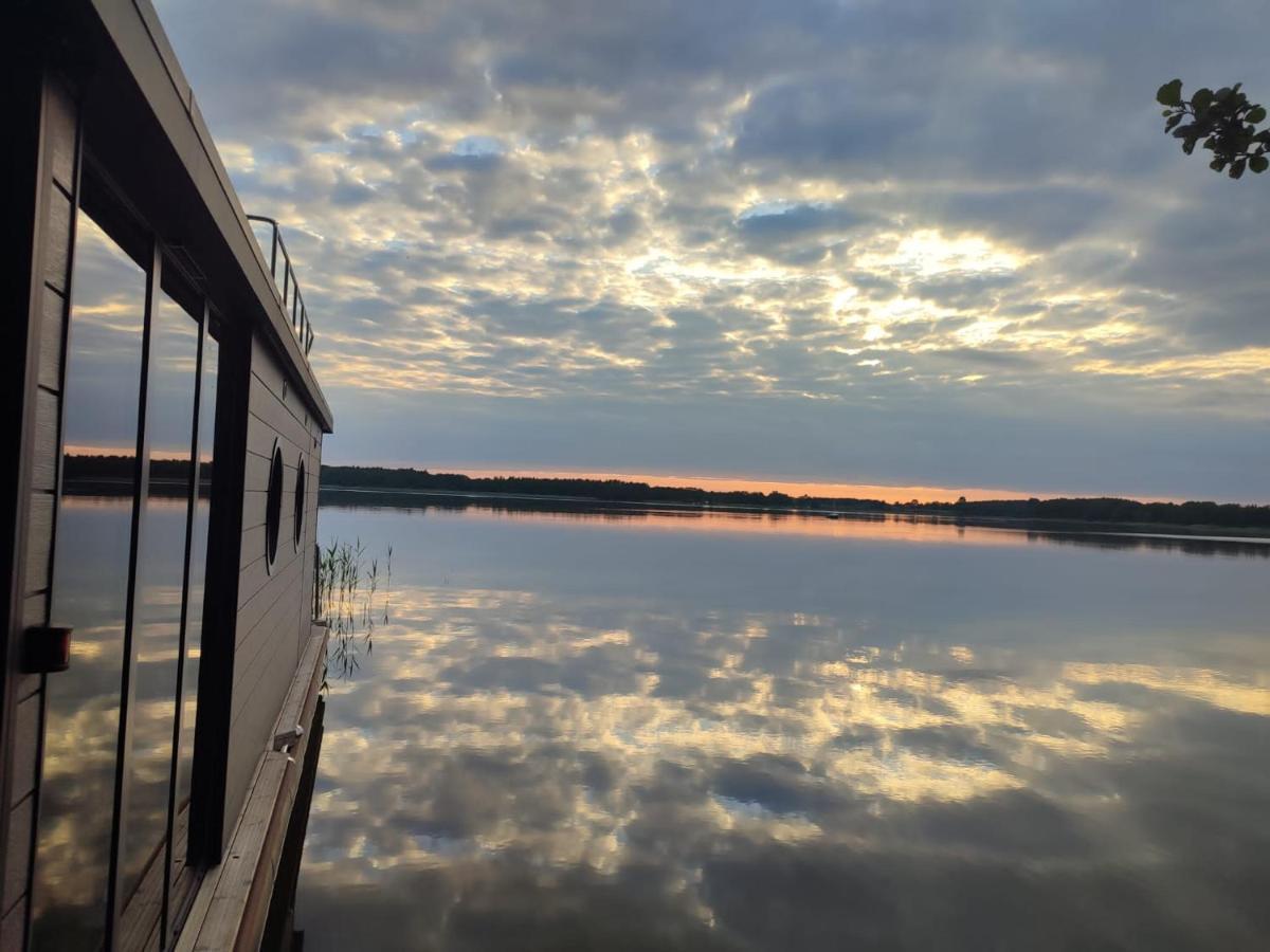 Houseboat- Dom Na Wodzie Z Sauna I Mozliwoscia Plywania Iława Exterior foto